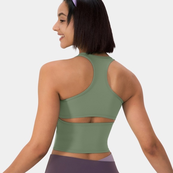 HALARA Tops - NWT Halara Racerback Tank Top